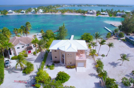 First-Time Houses in Cayman for the Baby Boomer Generation First-Time Houses in Cayman for the Baby Boomer Generation
