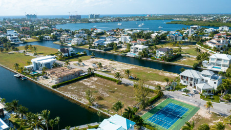 CRYSTAL HARBOUR CANAL LOT - MARQUISE QUAY