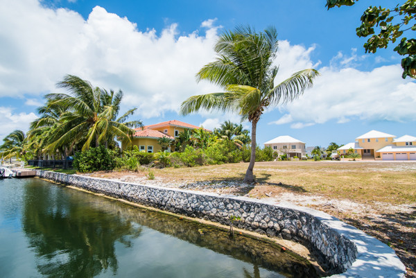 CRYSTAL HARBOUR CANAL LOT CRYSTAL HARBOUR CANAL LOT