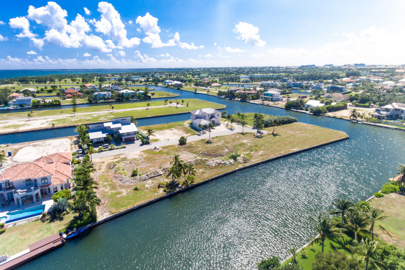LALIQUE POINTE CANAL LOT LALIQUE POINTE CANAL LOT