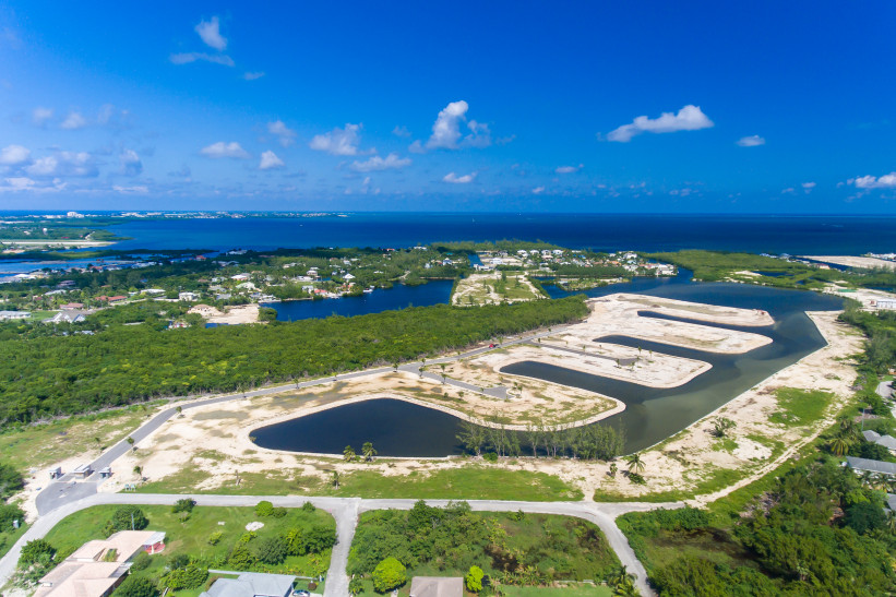 THE CHANNELS LOT A50 THE CHANNELS LOT A50