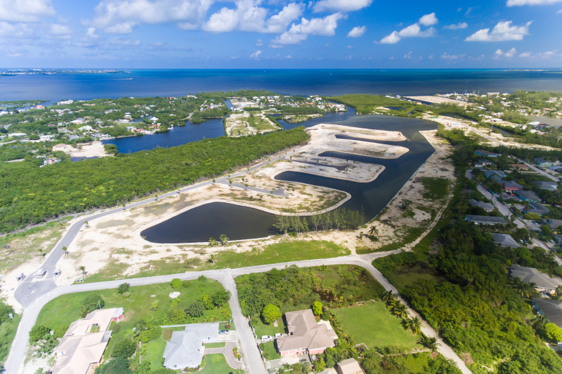 THE CHANNELS LOT A50 THE CHANNELS LOT A50