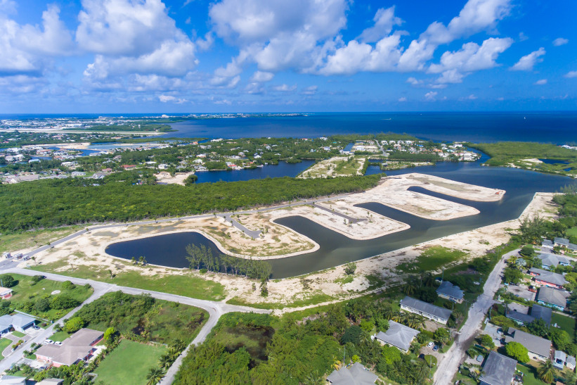 THE CHANNELS LOT A50 THE CHANNELS LOT A50