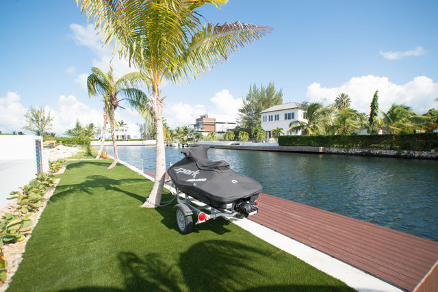 CRYSTAL HARBOUR CANAL FRONT HOME - MARQUISE - POOL, ELEVATOR & OUTDOOR KITCHEN