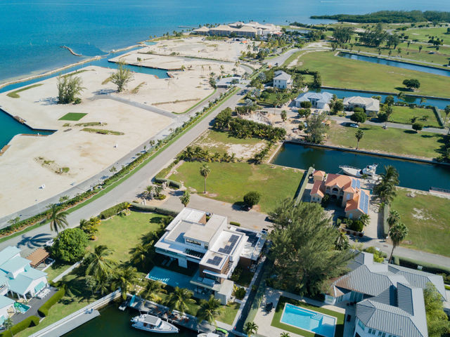 CRYSTAL HARBOUR CANAL LOT - BRING OFFERS!