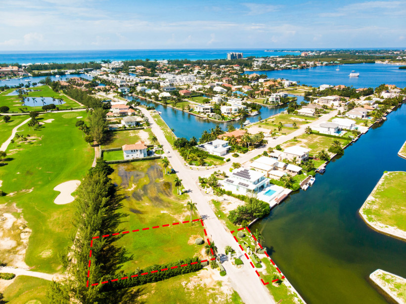 CRYSTAL HARBOUR CANAL LOT