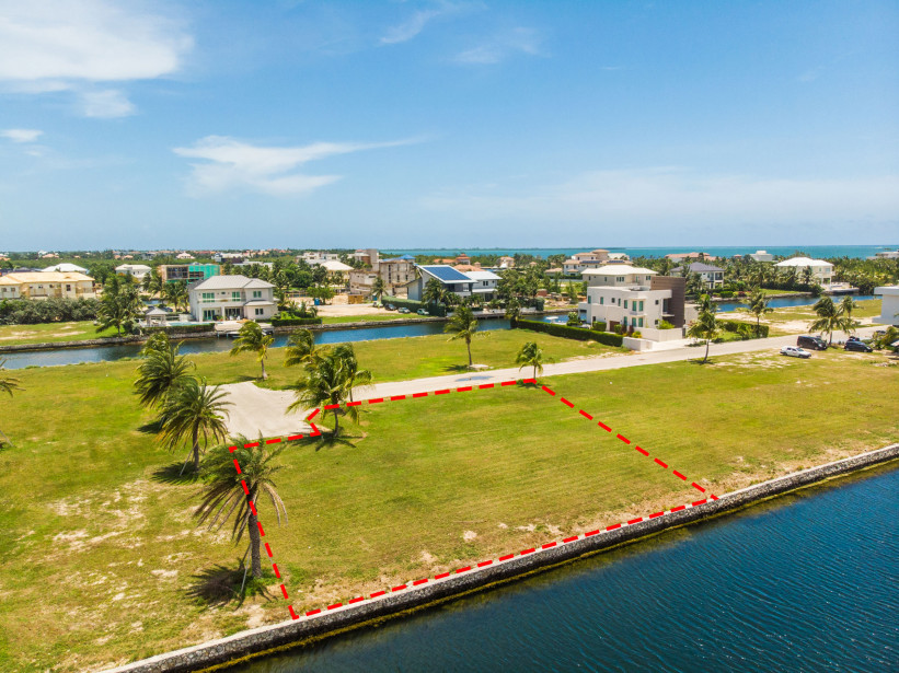 CRYSTAL HARBOUR CANAL LOT