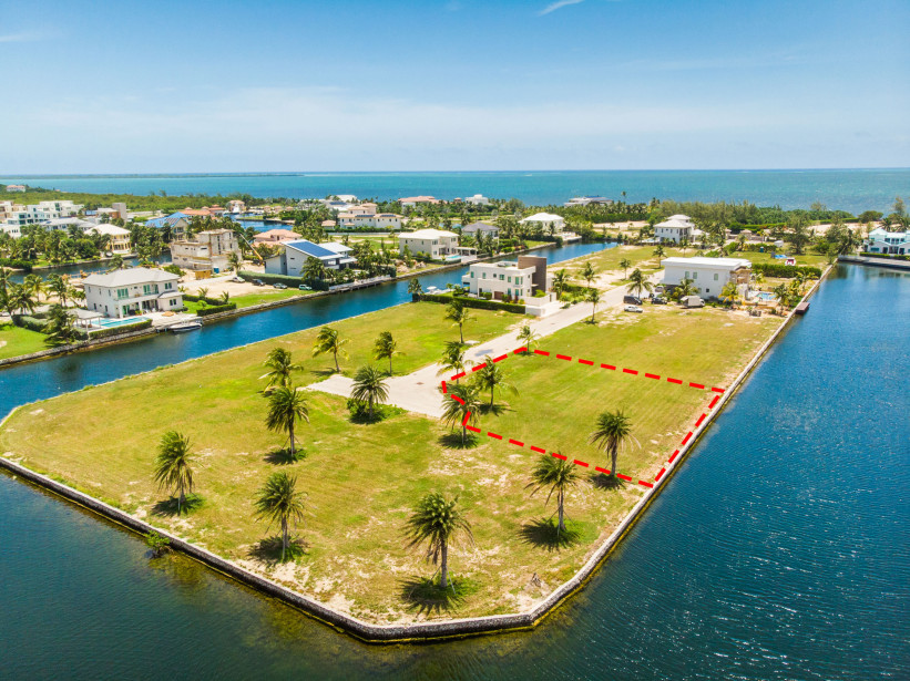CRYSTAL HARBOUR CANAL LOT