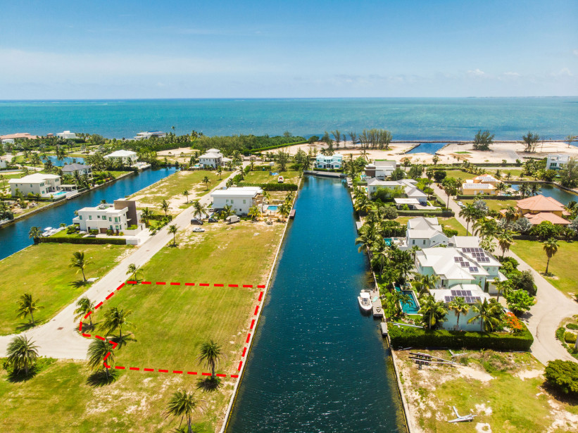 CRYSTAL HARBOUR CANAL LOT