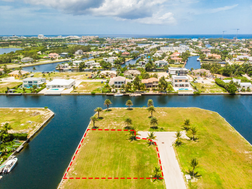 CRYSTAL HARBOUR CANAL LOT