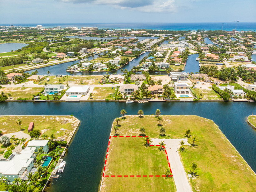 CRYSTAL HARBOUR CANAL LOT