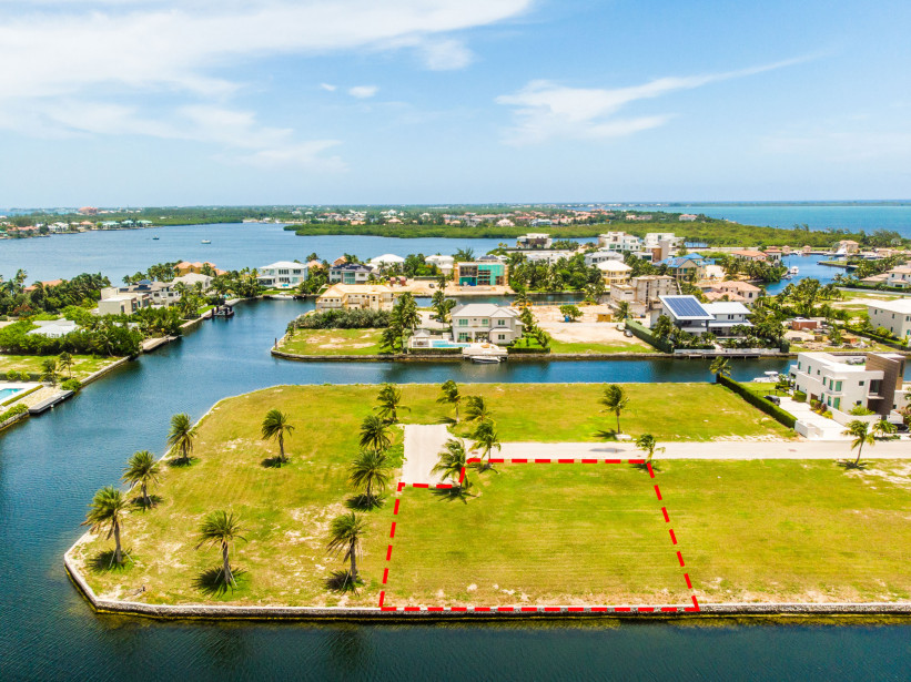 CRYSTAL HARBOUR CANAL LOT