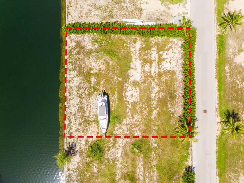 CRYSTAL HARBOUR CANAL LOT CRYSTAL HARBOUR CANAL LOT