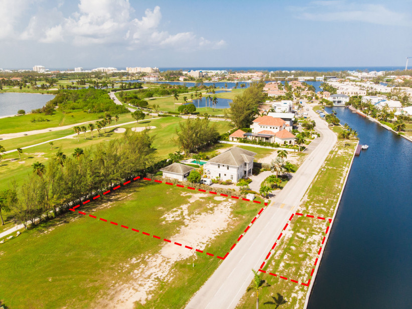 CRYSTAL HARBOUR CANAL / GOLF COURSE LOT
