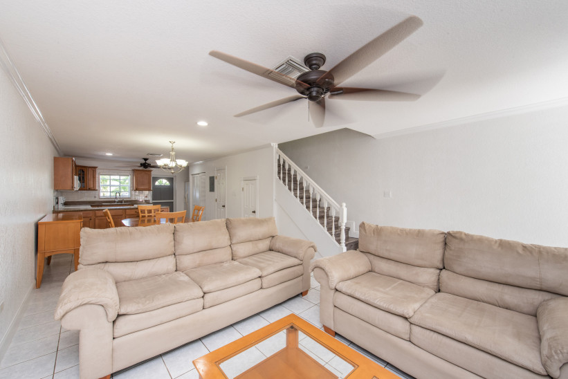 CAY COURTS #3 - 2 BED / 2.5 BATH TOWNHOME IN GEORGE TOWN CAY COURTS #3 - 2 BED / 2.5 BATH TOWNHOME IN GEORGE TOWN