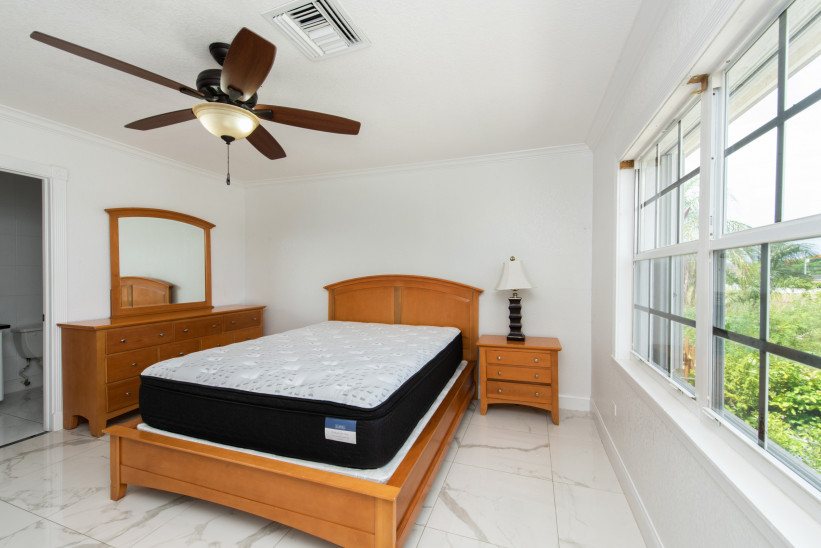 CAY COURTS #3 - 2 BED / 2.5 BATH TOWNHOME IN GEORGE TOWN CAY COURTS #3 - 2 BED / 2.5 BATH TOWNHOME IN GEORGE TOWN