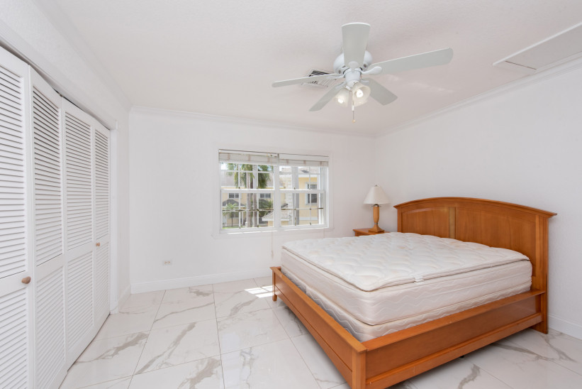 CAY COURTS #3 - 2 BED / 2.5 BATH TOWNHOME IN GEORGE TOWN CAY COURTS #3 - 2 BED / 2.5 BATH TOWNHOME IN GEORGE TOWN