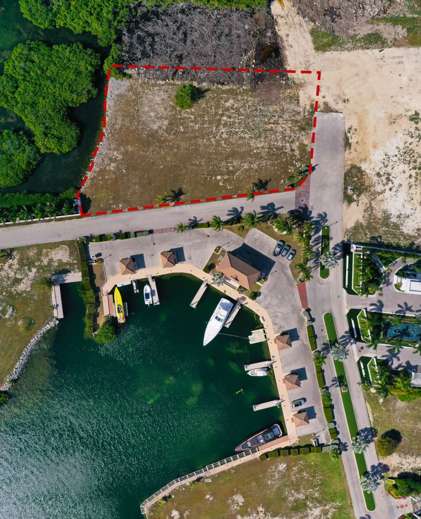 LALIQUE POINTE WATERFRONT LOT