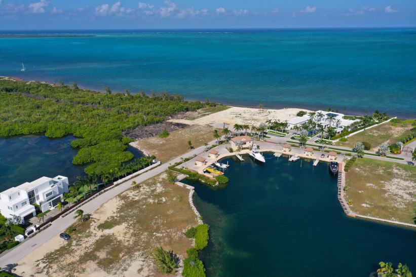 LALIQUE POINTE WATERFRONT LOT