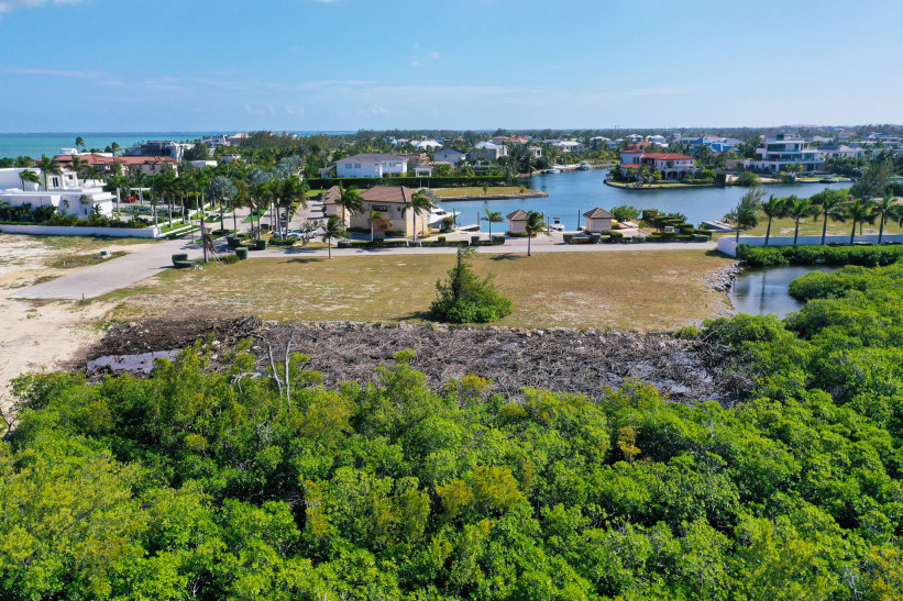 LALIQUE POINTE WATERFRONT LOT