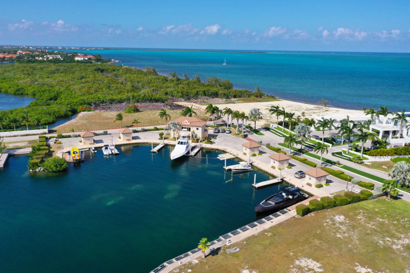LALIQUE POINTE WATERFRONT LOT