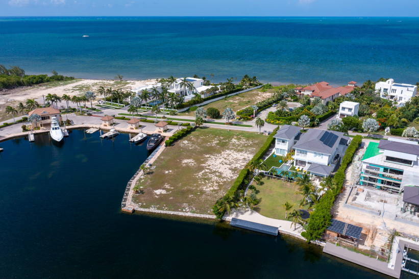 LALIQUE POINTE CORNER CANAL LOT