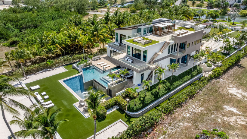 ATRIA - EXQUISITE WATER FRONT ESTATE - LALIQUE POINTE AT CRYSTAL HARBOUR ATRIA - EXQUISITE WATER FRONT ESTATE - LALIQUE POINTE AT CRYSTAL HARBOUR