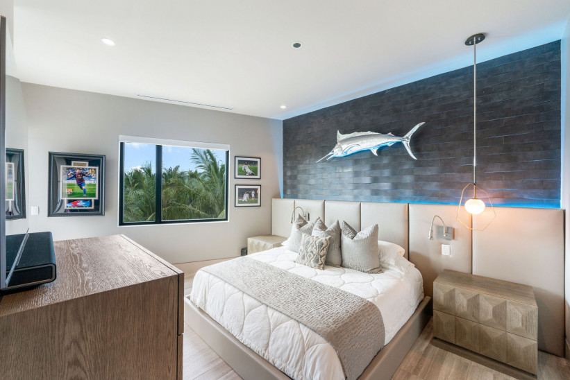 ATRIA - EXQUISITE WATER FRONT ESTATE - LALIQUE POINTE AT CRYSTAL HARBOUR ATRIA - EXQUISITE WATER FRONT ESTATE - LALIQUE POINTE AT CRYSTAL HARBOUR