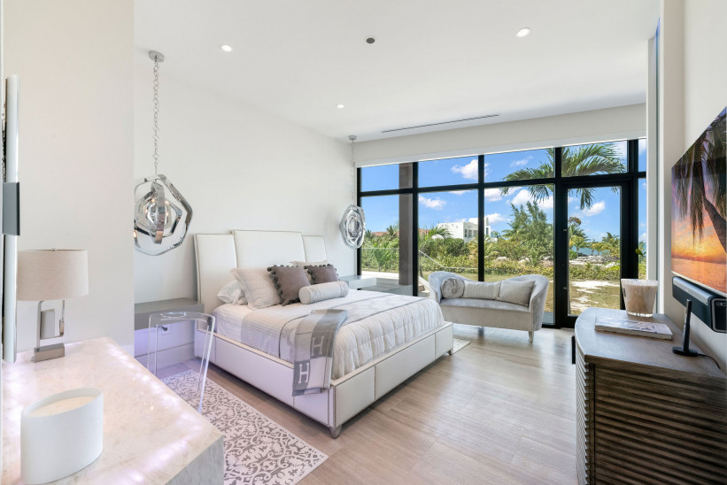 ATRIA - EXQUISITE WATER FRONT ESTATE - LALIQUE POINTE AT CRYSTAL HARBOUR ATRIA - EXQUISITE WATER FRONT ESTATE - LALIQUE POINTE AT CRYSTAL HARBOUR