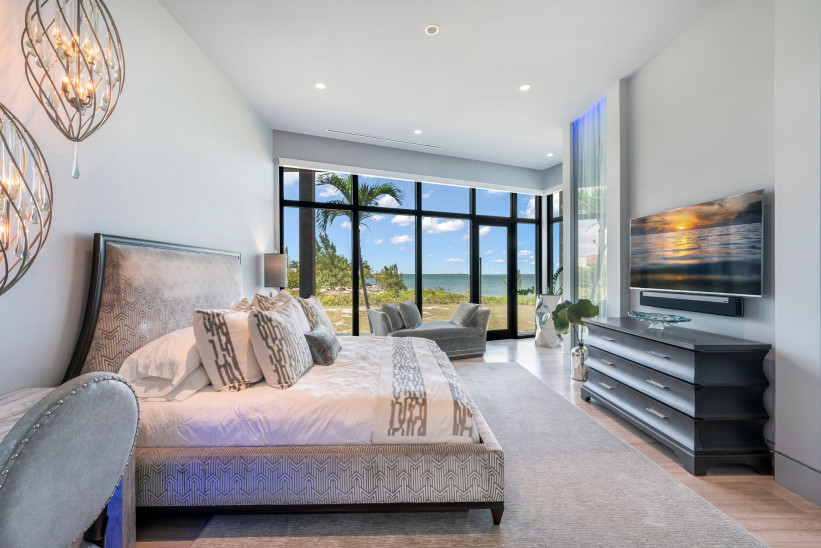ATRIA - EXQUISITE WATER FRONT ESTATE - LALIQUE POINTE AT CRYSTAL HARBOUR ATRIA - EXQUISITE WATER FRONT ESTATE - LALIQUE POINTE AT CRYSTAL HARBOUR