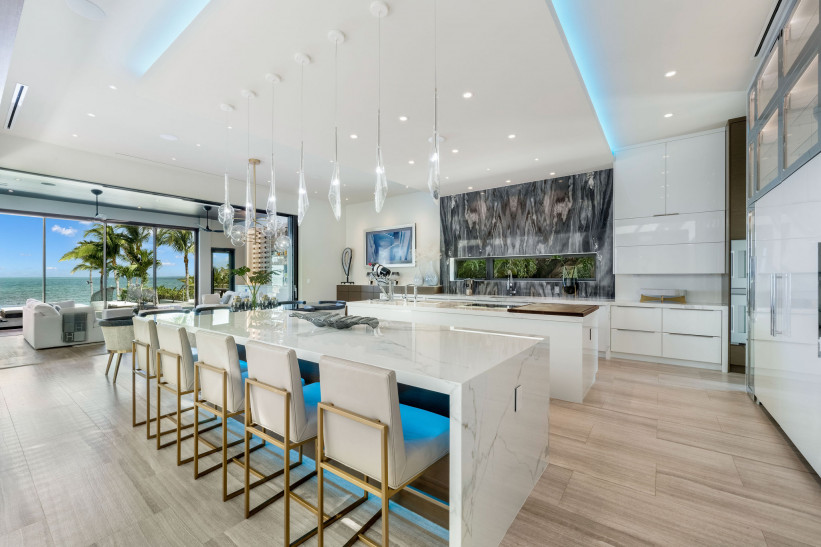 ATRIA - EXQUISITE WATER FRONT ESTATE - LALIQUE POINTE AT CRYSTAL HARBOUR ATRIA - EXQUISITE WATER FRONT ESTATE - LALIQUE POINTE AT CRYSTAL HARBOUR