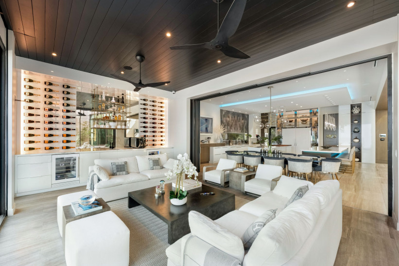 ATRIA - EXQUISITE WATER FRONT ESTATE - LALIQUE POINTE AT CRYSTAL HARBOUR ATRIA - EXQUISITE WATER FRONT ESTATE - LALIQUE POINTE AT CRYSTAL HARBOUR