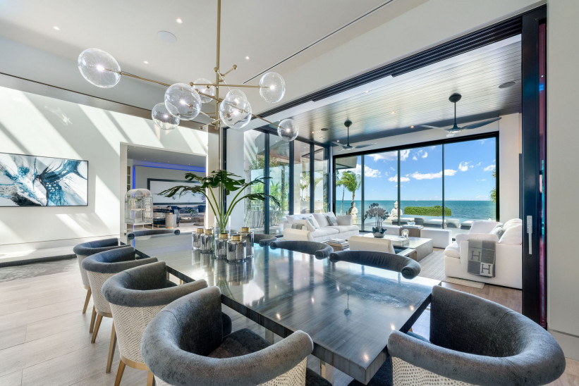 ATRIA - EXQUISITE WATER FRONT ESTATE - LALIQUE POINTE AT CRYSTAL HARBOUR ATRIA - EXQUISITE WATER FRONT ESTATE - LALIQUE POINTE AT CRYSTAL HARBOUR