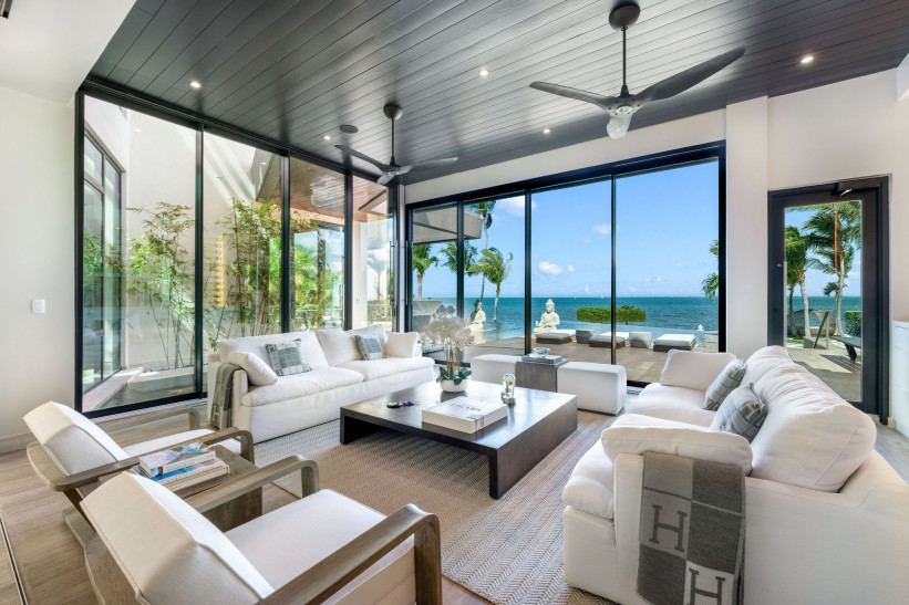 ATRIA - EXQUISITE WATER FRONT ESTATE - LALIQUE POINTE AT CRYSTAL HARBOUR ATRIA - EXQUISITE WATER FRONT ESTATE - LALIQUE POINTE AT CRYSTAL HARBOUR