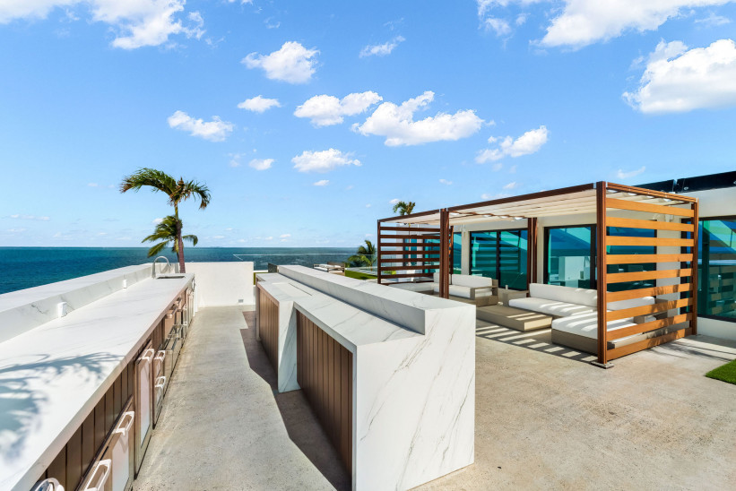 ATRIA - EXQUISITE WATER FRONT ESTATE - LALIQUE POINTE AT CRYSTAL HARBOUR ATRIA - EXQUISITE WATER FRONT ESTATE - LALIQUE POINTE AT CRYSTAL HARBOUR