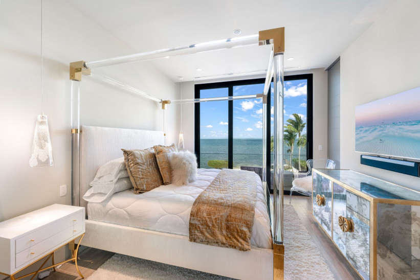 ATRIA - EXQUISITE WATER FRONT ESTATE - LALIQUE POINTE AT CRYSTAL HARBOUR ATRIA - EXQUISITE WATER FRONT ESTATE - LALIQUE POINTE AT CRYSTAL HARBOUR