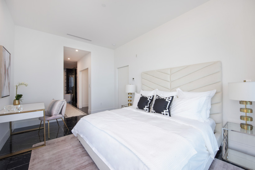 FIN RESIDENCE 9 - CORNER OCEAN FRONT UNIT WITH EXCEPTIONAL AMENITIES