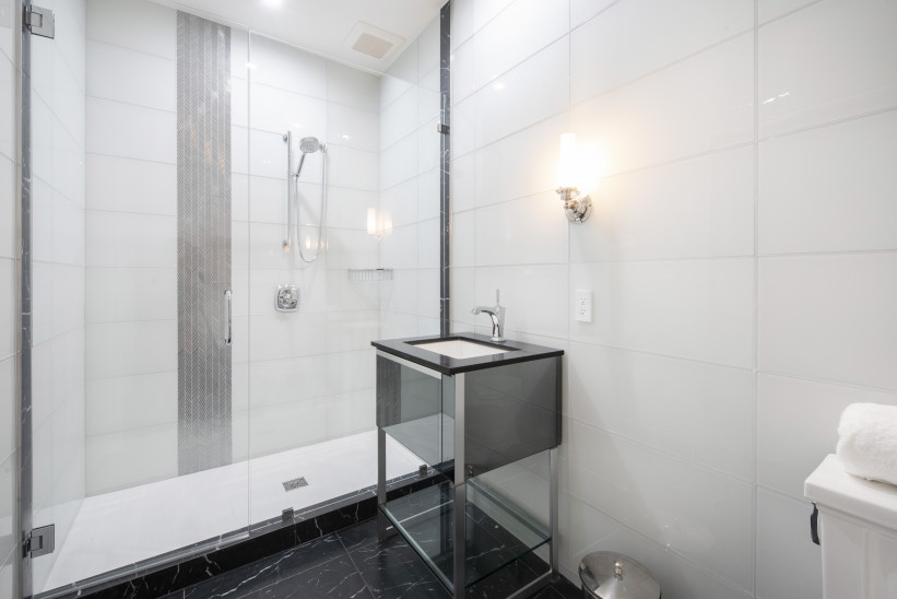 FIN RESIDENCE 9 - CORNER OCEAN FRONT UNIT WITH EXCEPTIONAL AMENITIES