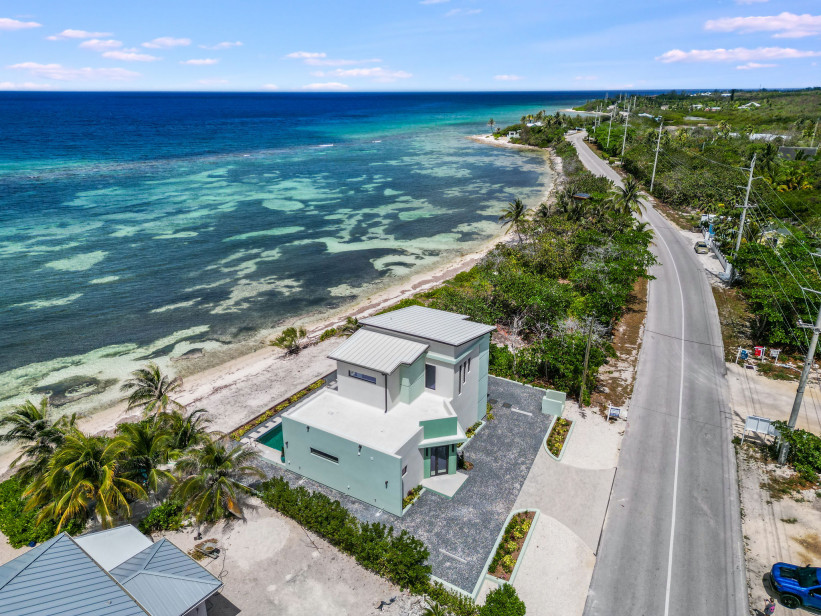 THE BEACH HOUSE THE BEACH HOUSE