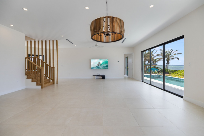 THE BEACH HOUSE THE BEACH HOUSE