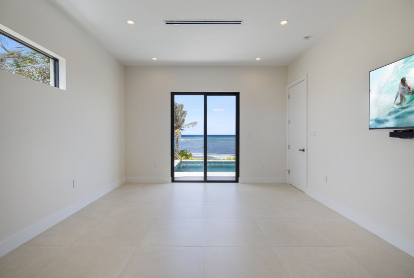 THE BEACH HOUSE THE BEACH HOUSE