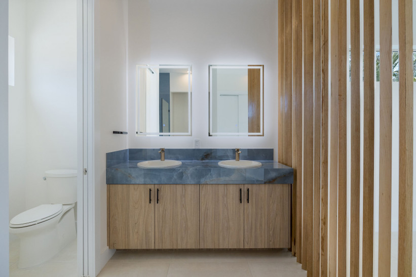 THE BEACH HOUSE THE BEACH HOUSE