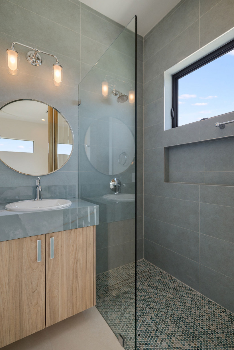 THE BEACH HOUSE THE BEACH HOUSE