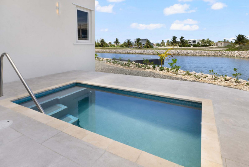 THE CHANNELS CANAL FRONT HOME - NEW CONSTRUCTION! THE CHANNELS CANAL FRONT HOME - NEW CONSTRUCTION!