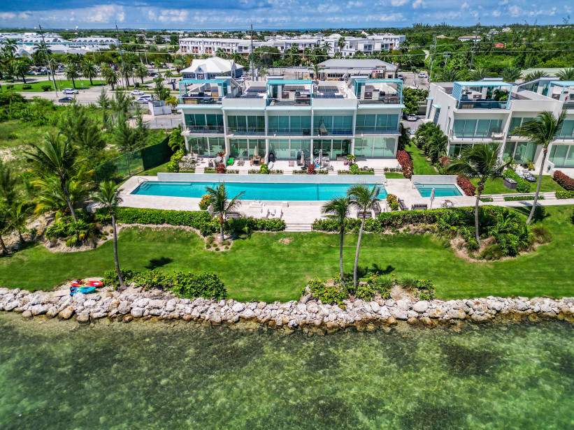 INDIGO BAY #4 - OCEANFRONT DEVELOPER'S RESIDENCE