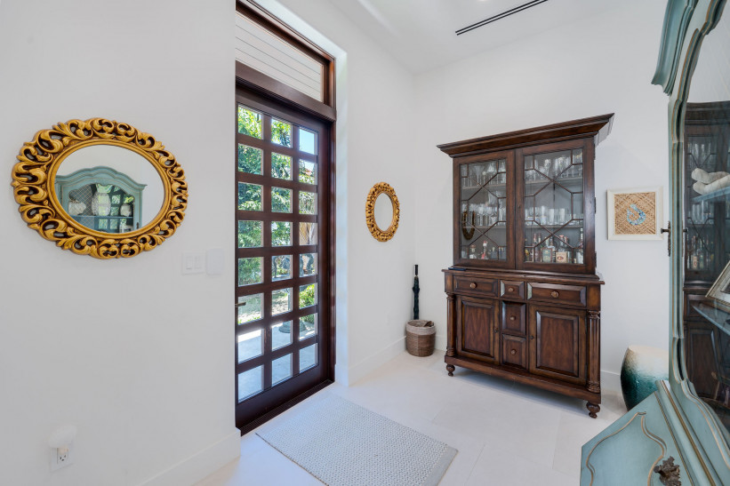 INDIGO BAY #4 - OCEANFRONT DEVELOPER'S RESIDENCE