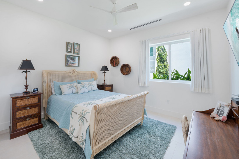 INDIGO BAY #4 - OCEANFRONT DEVELOPER'S RESIDENCE