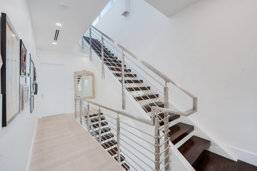 INDIGO BAY #4 - OCEANFRONT DEVELOPER'S RESIDENCE