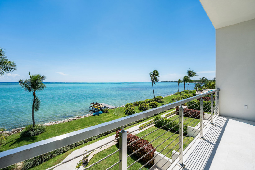 INDIGO BAY #4 - OCEANFRONT DEVELOPER'S RESIDENCE