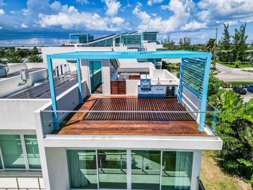 INDIGO BAY #4 - OCEANFRONT DEVELOPER'S RESIDENCE